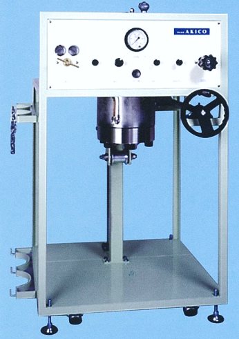 AKICO製 燃焼合成反応装置 縦型ボルト締め方式・20L